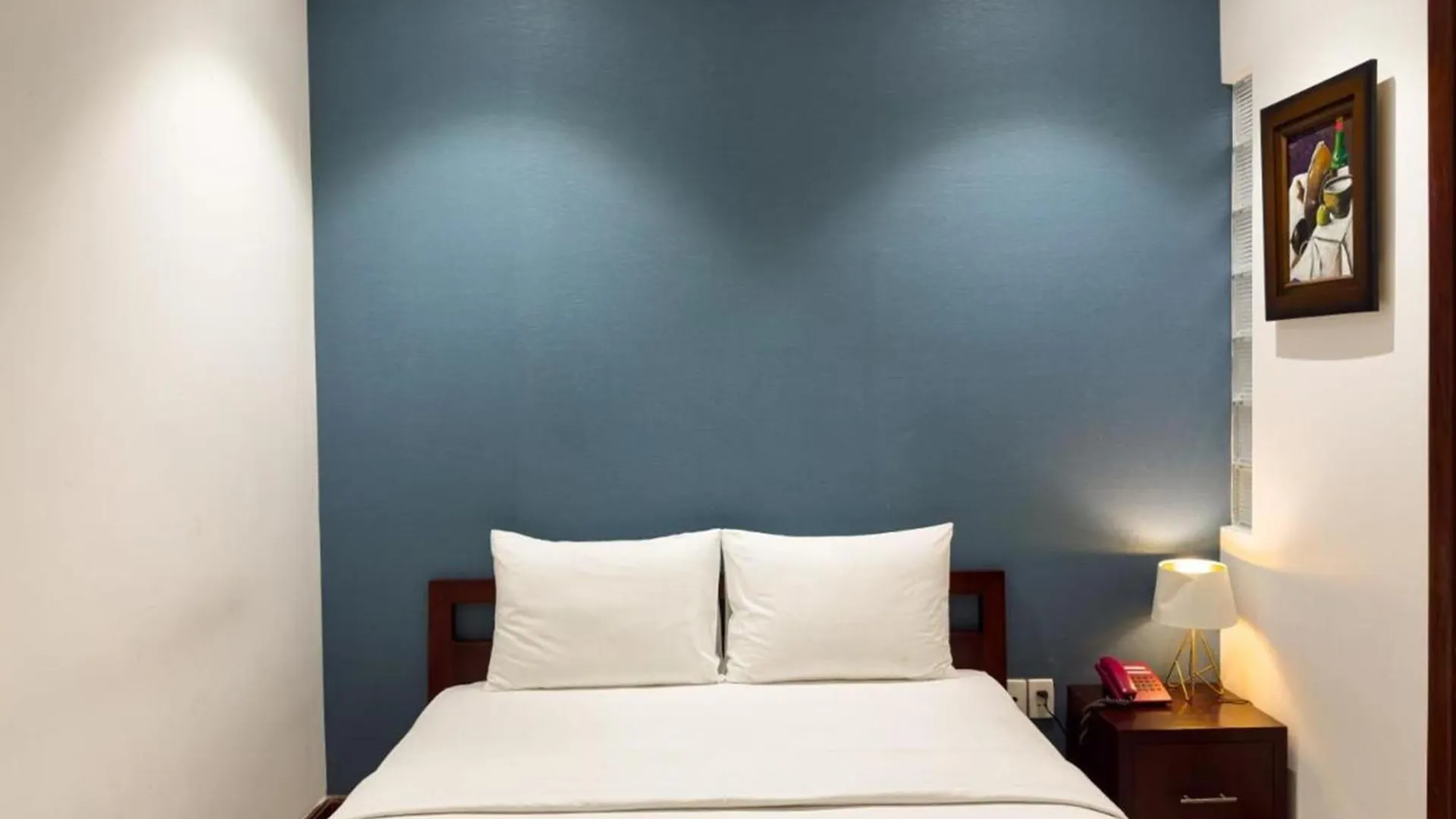 Dinh Dinh Saigon Airport Hotel-74A Giai Phong Ho Chi Minh City 2*,  Vietnam