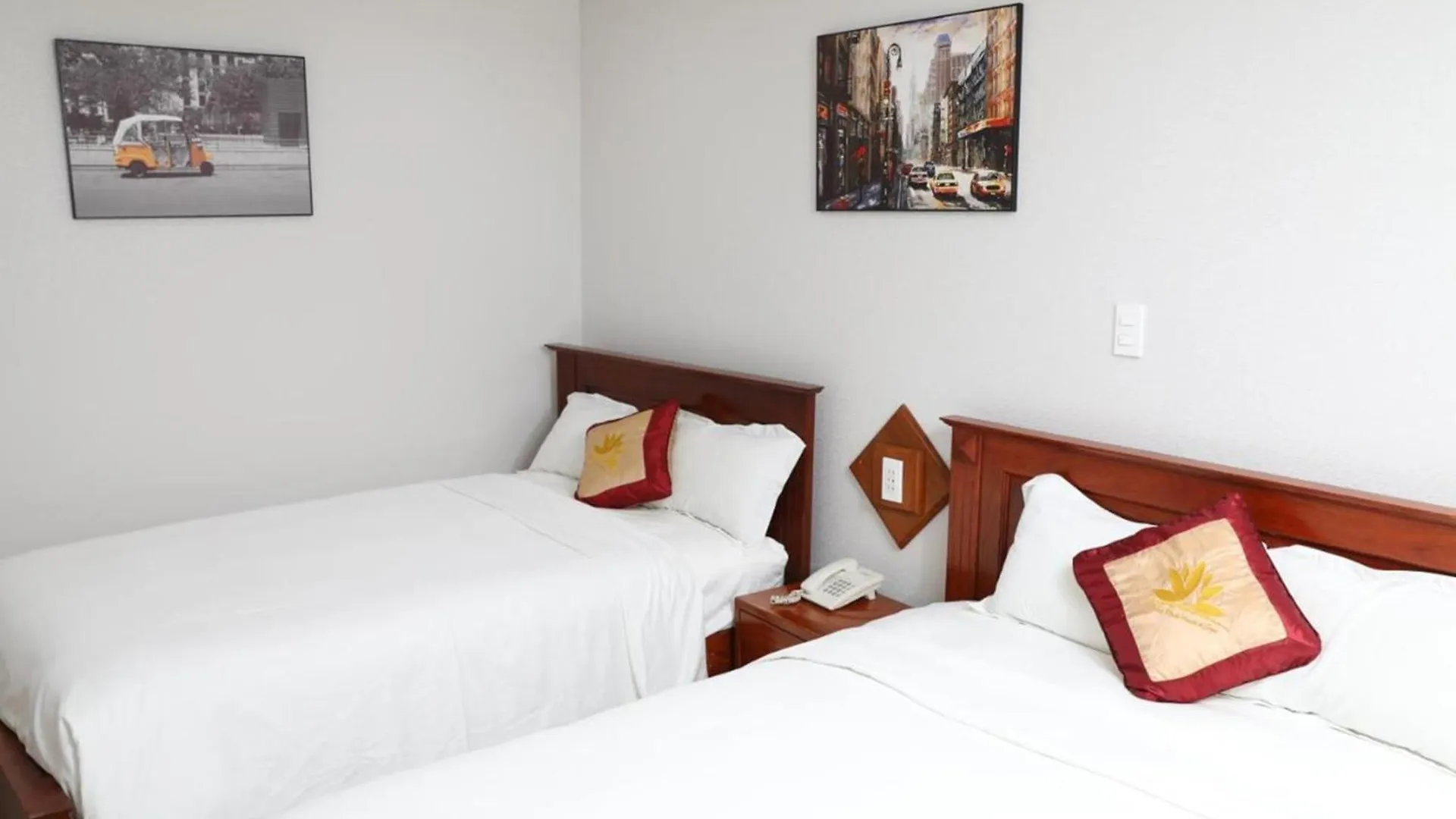 Dinh Dinh Saigon Airport Hotel-74A Giai Phong Ho Chi Minh City