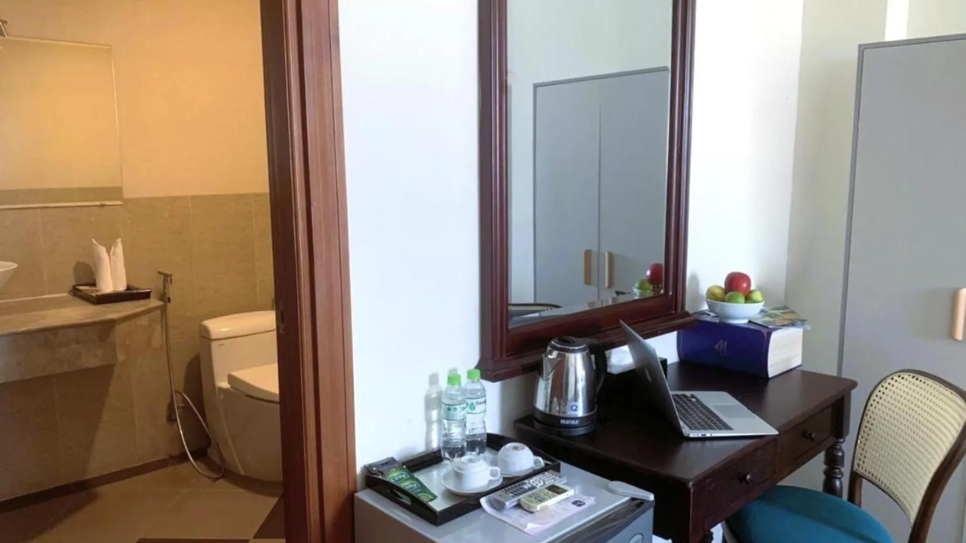 ** Hotel Dinh Dinh Saigon Airport Hotel-74A Giai Phong Ho Chi Minh City Vietnam