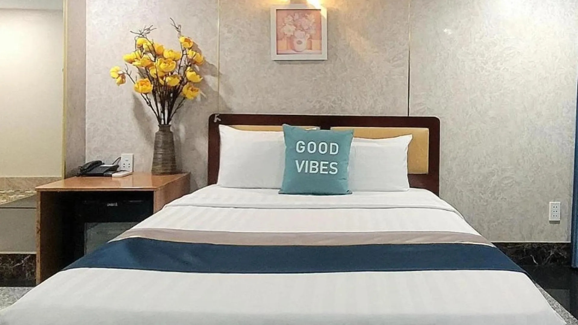 Dinh Dinh Saigon Airport Hotel-74A Giai Phong Ho Chi Minh City
